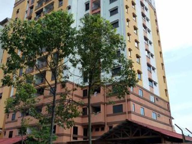 Condominium for sale in Malaka
