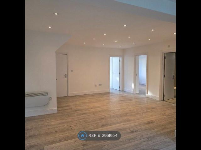 Apartment for rent in Kingsbury, Greater London
