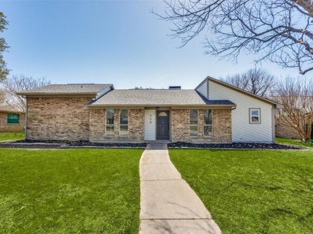 House for sale in Allen
