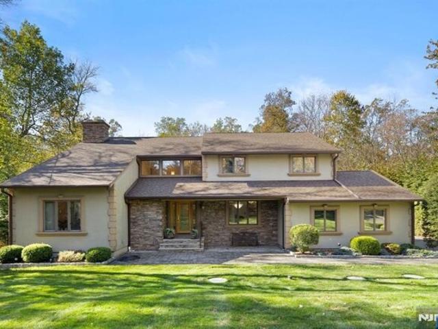 House for sale in Franklin Lakes, New Jersey