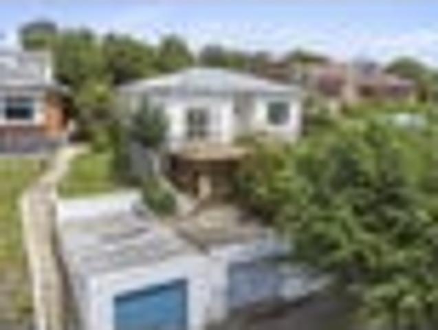 House for sale in Otakou