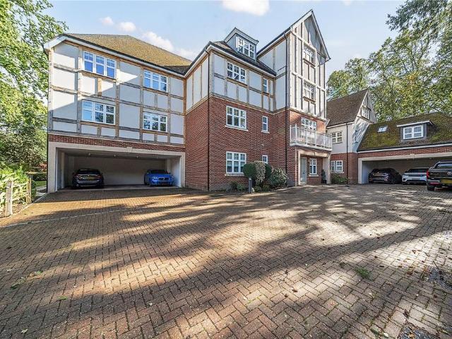 House for rent in Sunningdale