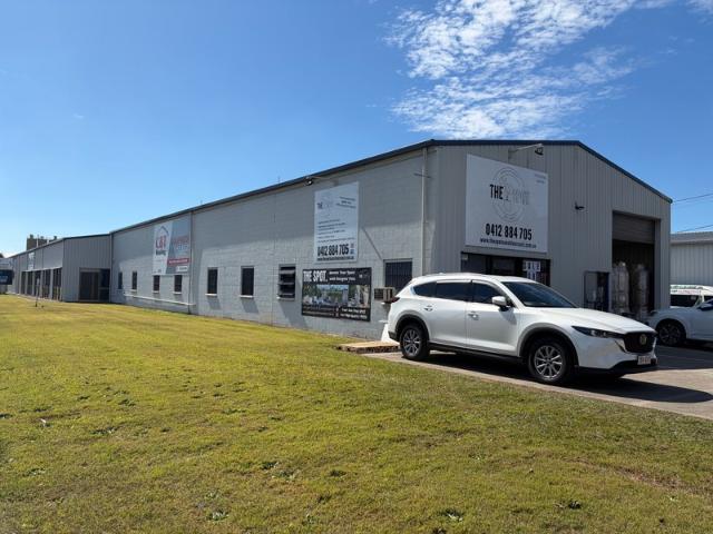 Warehouse for rent in Kings Creek, Queensland