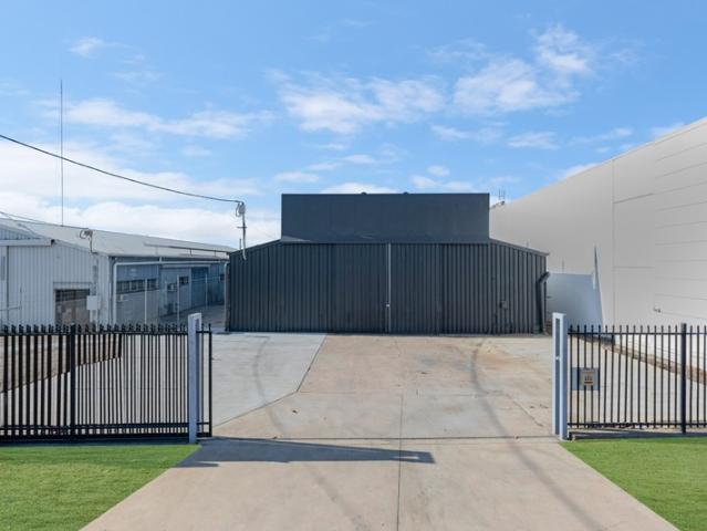 Warehouse for rent in Garbutt, Townsville