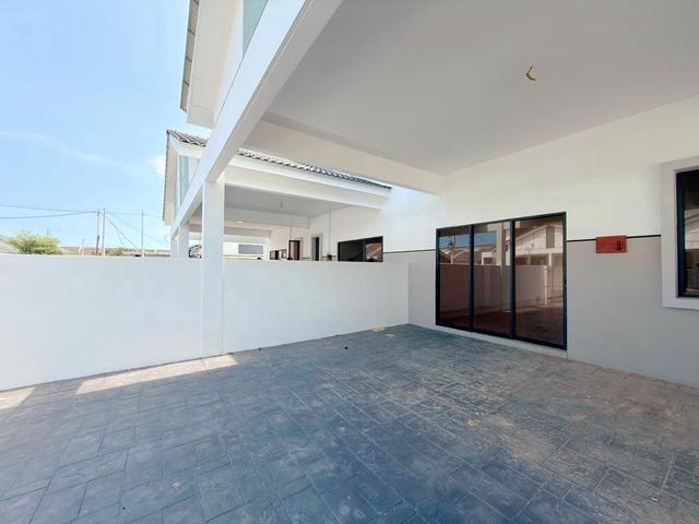 Terraced House for sale in Malaka