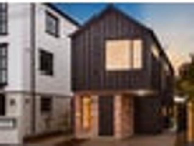 Townhouse for sale in Heathcote, Canterbury