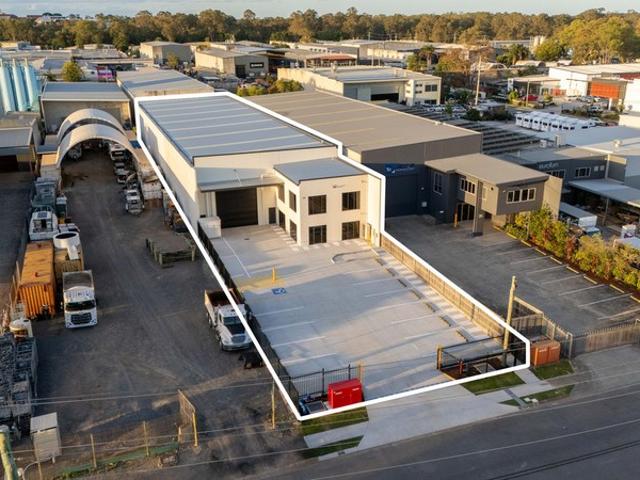Warehouse for rent in Toombul, Queensland