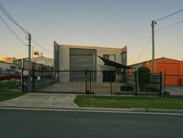 Warehouse for rent in Toombul, Queensland