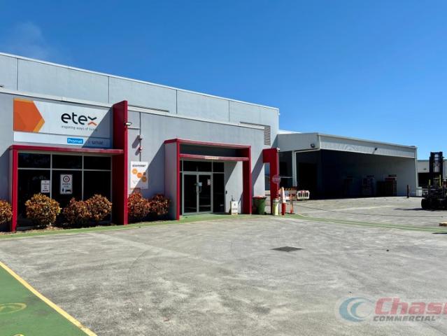 Warehouse for rent in Toombul, Queensland