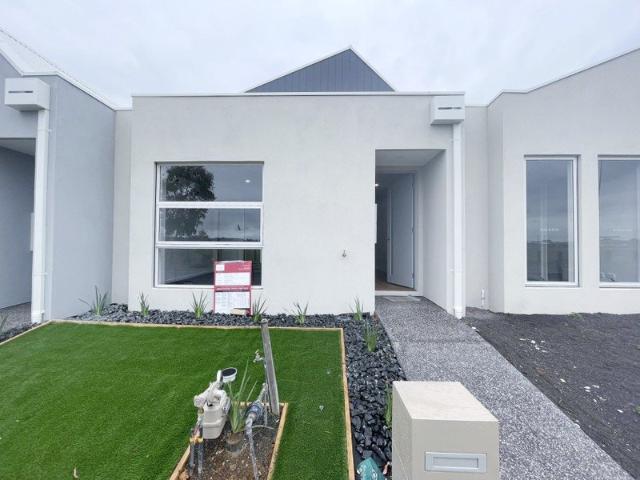 Townhouse for rent in Camerons Creek, Victoria
