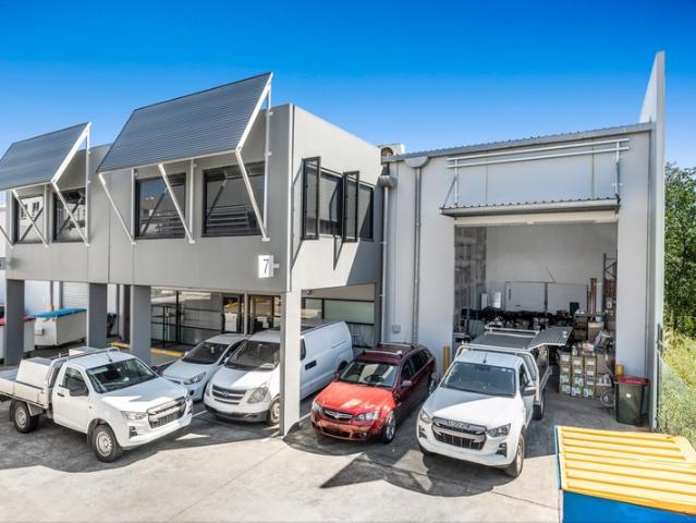 Warehouse for rent in Toombul, Queensland