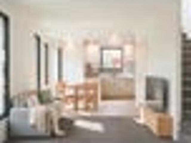 Townhouse for sale in Chaslands, Canterbury