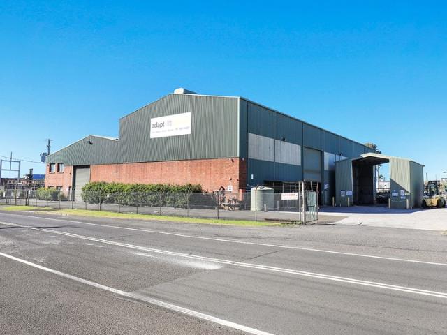 Warehouse for rent in Wollongong West, New South Wales