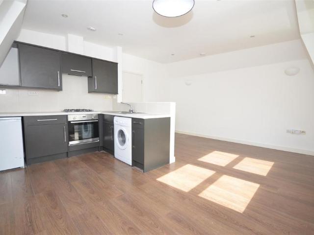 Apartment for rent in Colney Hatch, Greater London
