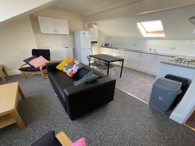 Room for rent in Attenborough, East Midlands