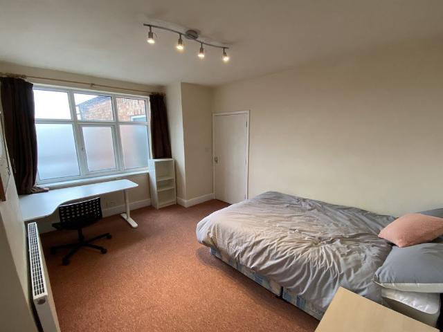 Room for rent in Attenborough, East Midlands