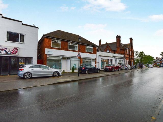 Studio for rent in Woking, Surrey