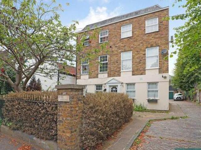 House for sale in Chigwell, Epping