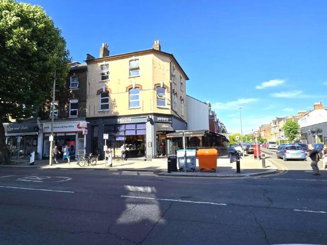 Apartment for rent in Colney Hatch, Greater London