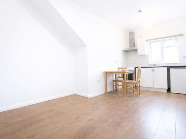 Studio for rent in North Finchley, Greater London