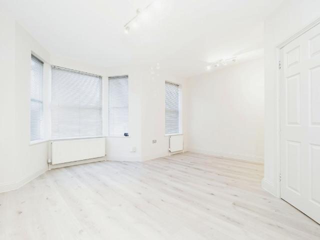 Studio for rent in London Borough of Redbridge, Greater London
