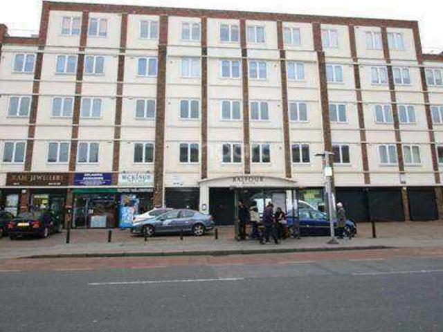Apartment for rent in Seven Kings, Greater London