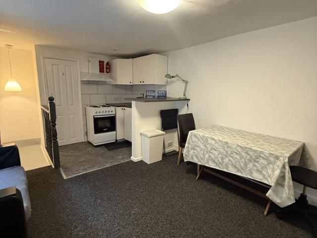 Apartment for rent in Seven Kings, Greater London