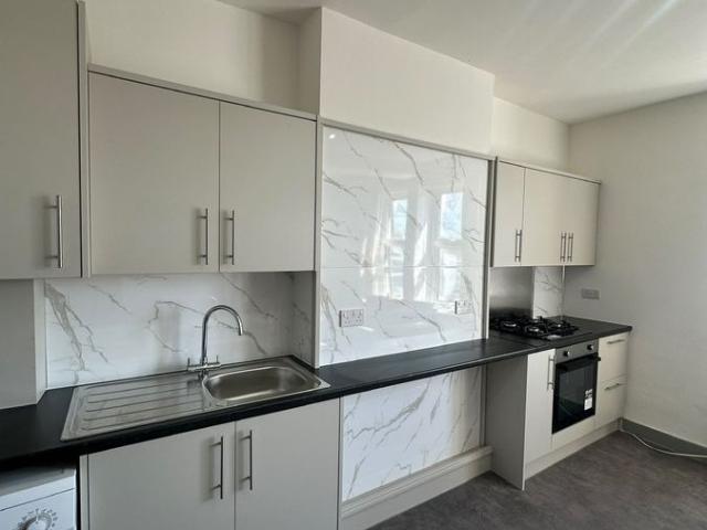Apartment for rent in Seven Kings, Greater London