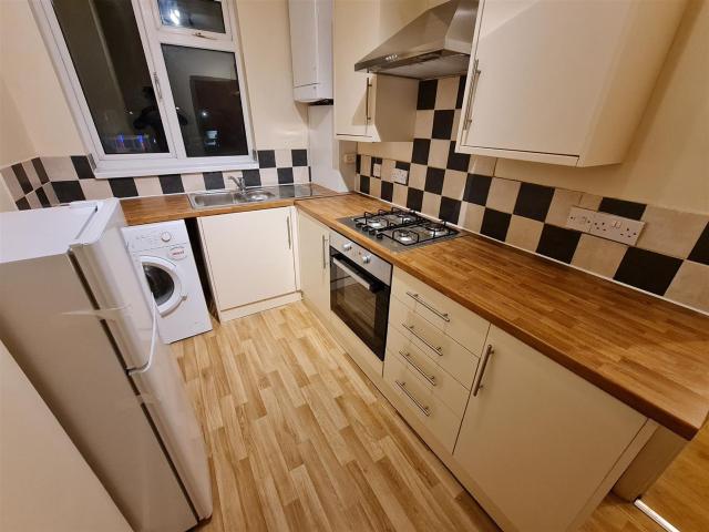 Apartment for rent in Seven Kings, Greater London