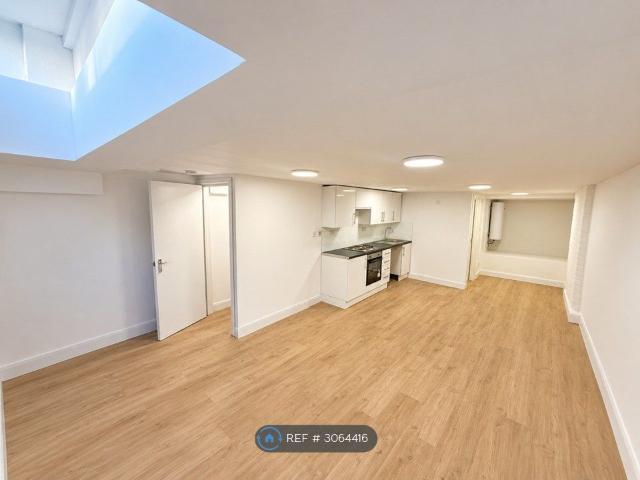 Studio for rent in London Borough of Waltham Forest, Greater London