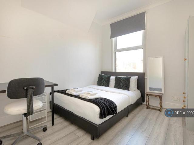Apartment for rent in Cann Hall, Leytonstone