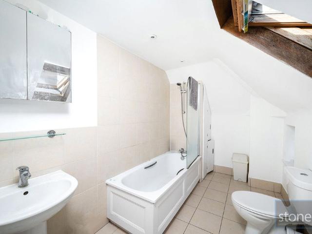 Apartment for rent in North Finchley, Greater London