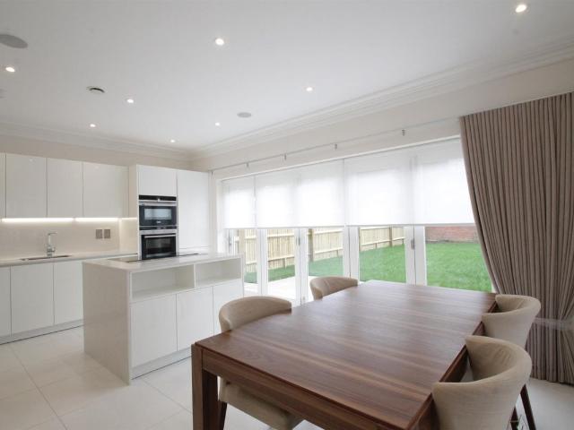 House for rent in Whetstone, Greater London