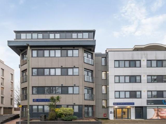 Apartment for rent in Whetstone, Oakleigh Park
