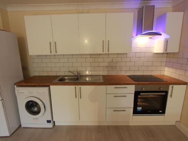 Studio for rent in Whetstone, Oakleigh Park