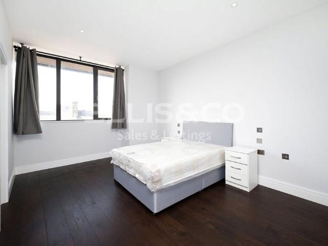 Apartment for rent in Whetstone, Oakleigh Park