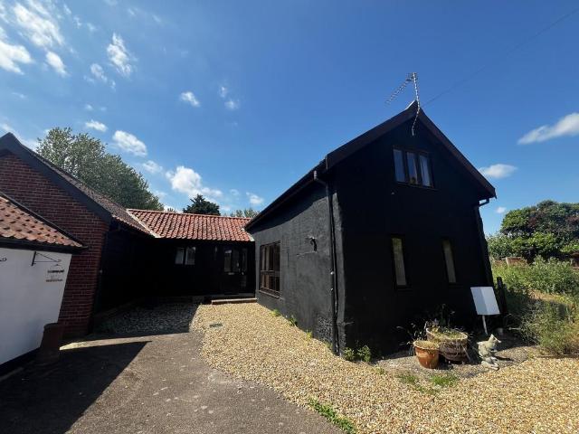 House for rent in Burgh St Peter, Norfolk