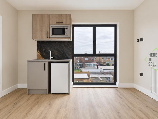 Studio for rent in Tyler's Green, Epping Forest