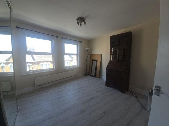 Apartment for rent in Dollis Hill, Greater London