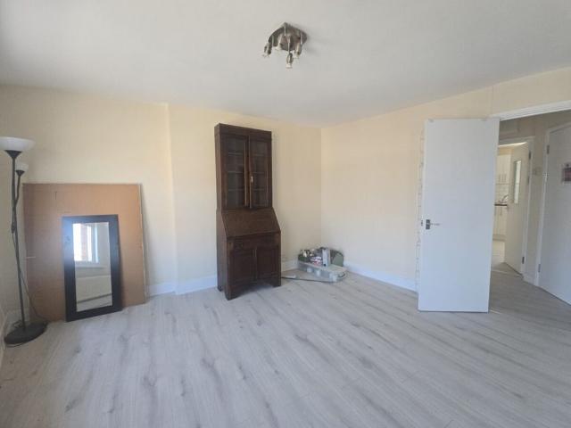 Apartment for rent in Dollis Hill, Greater London
