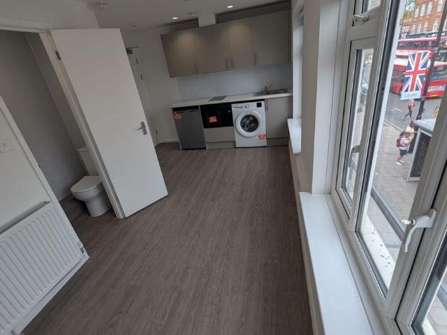 Studio for rent in London Borough of Hillingdon, Greater London