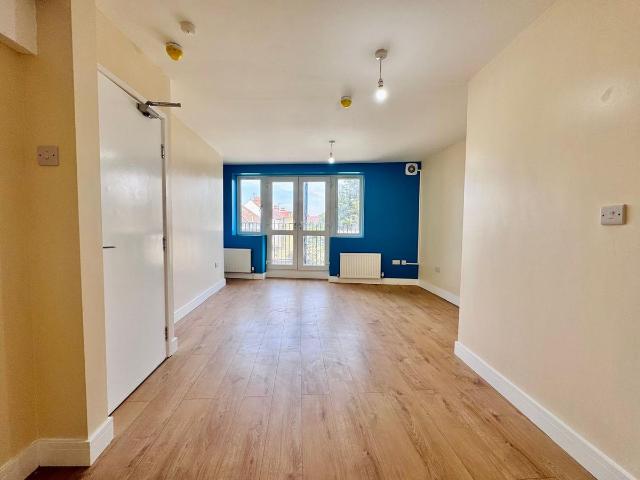 Apartment for rent in Alperton, Greater London