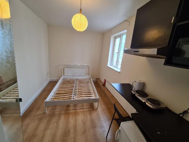 Studio for rent in Sudbury, Greater London
