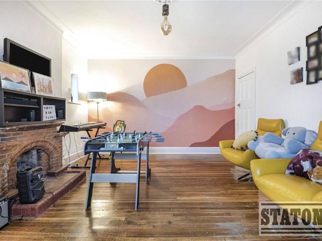 House for rent in Whetstone, Oakleigh Park