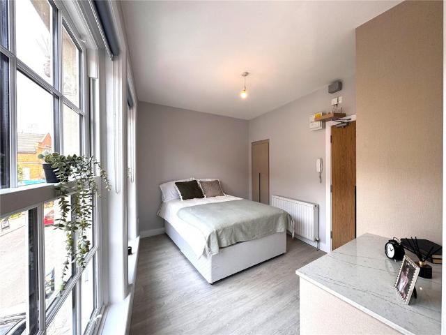 Apartment for rent in Mapesbury, Greater London