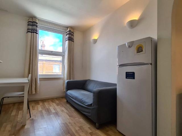 Apartment for rent in Willesden Green, Greater London