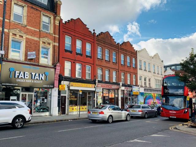 Apartment for rent in Dollis Hill, Greater London