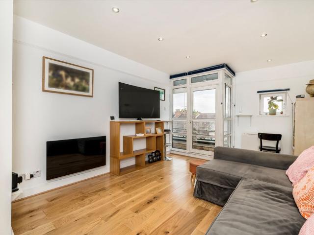 Apartment for rent in Dollis Hill, Greater London