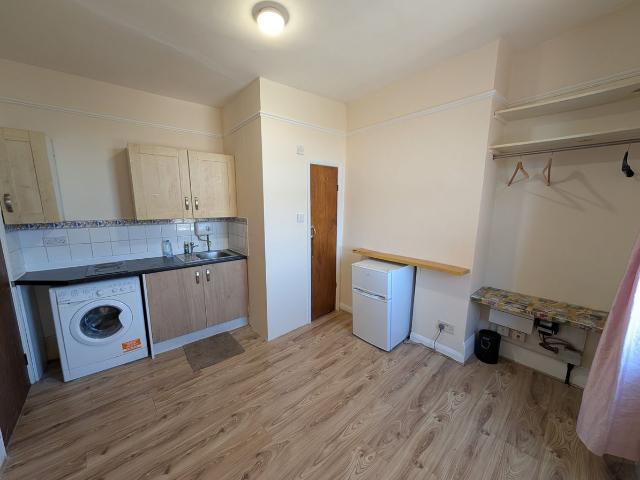 Studio for rent in Dollis Hill, Greater London