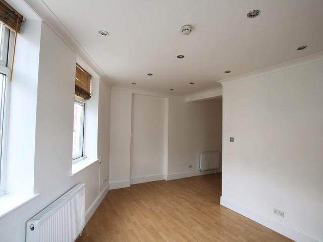 Apartment for rent in Dollis Hill, Greater London